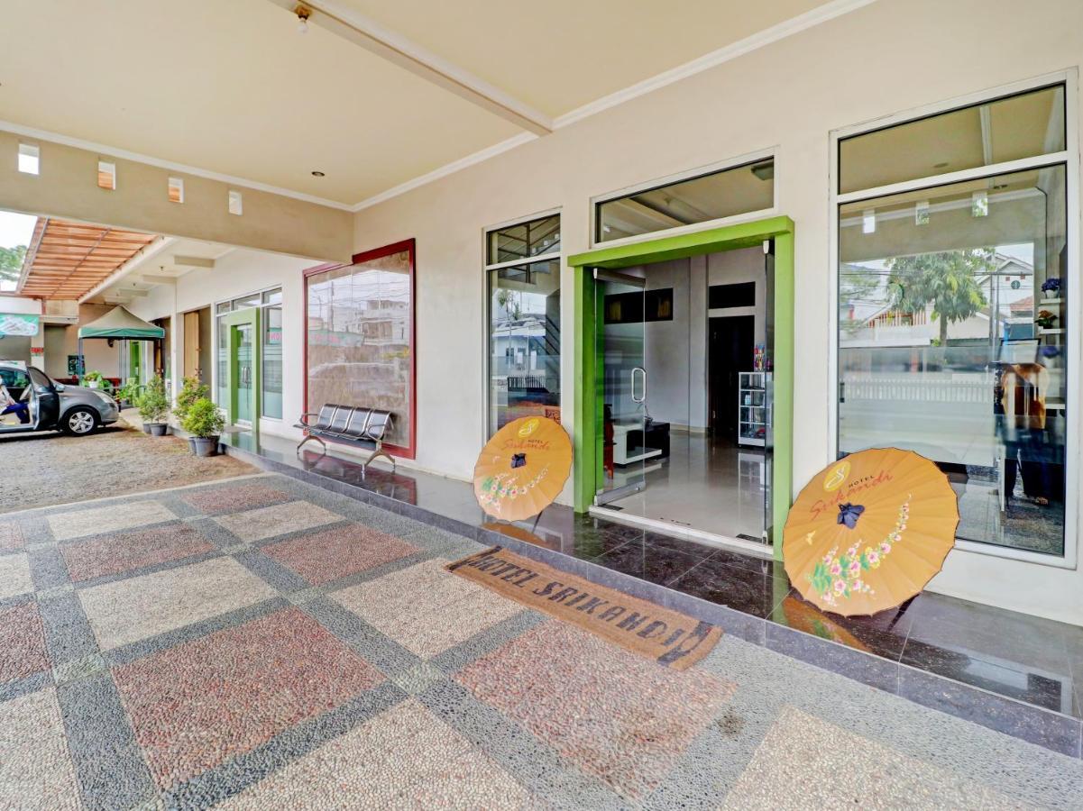 Oyo 90347 Hotel Srikandi Syariah Тасикмалая Экстерьер фото