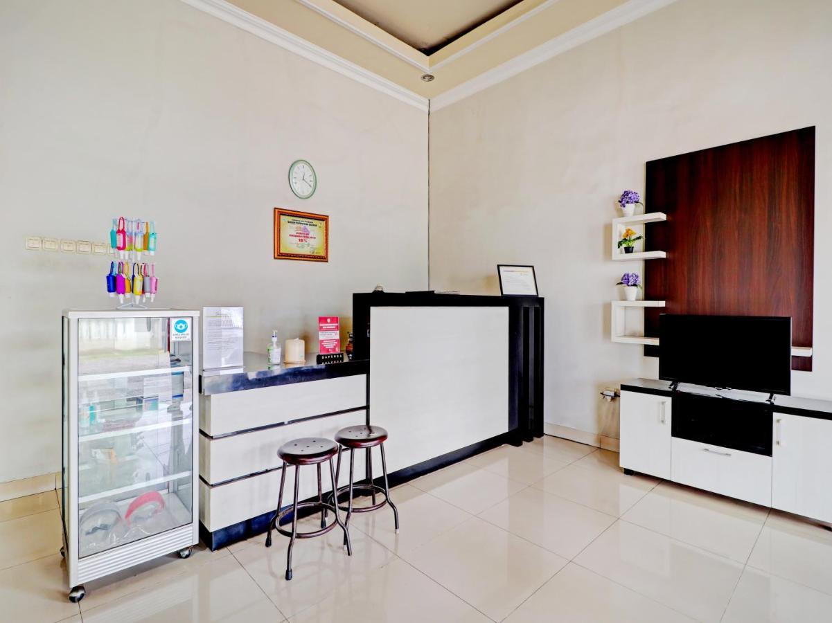 Oyo 90347 Hotel Srikandi Syariah Тасикмалая Экстерьер фото