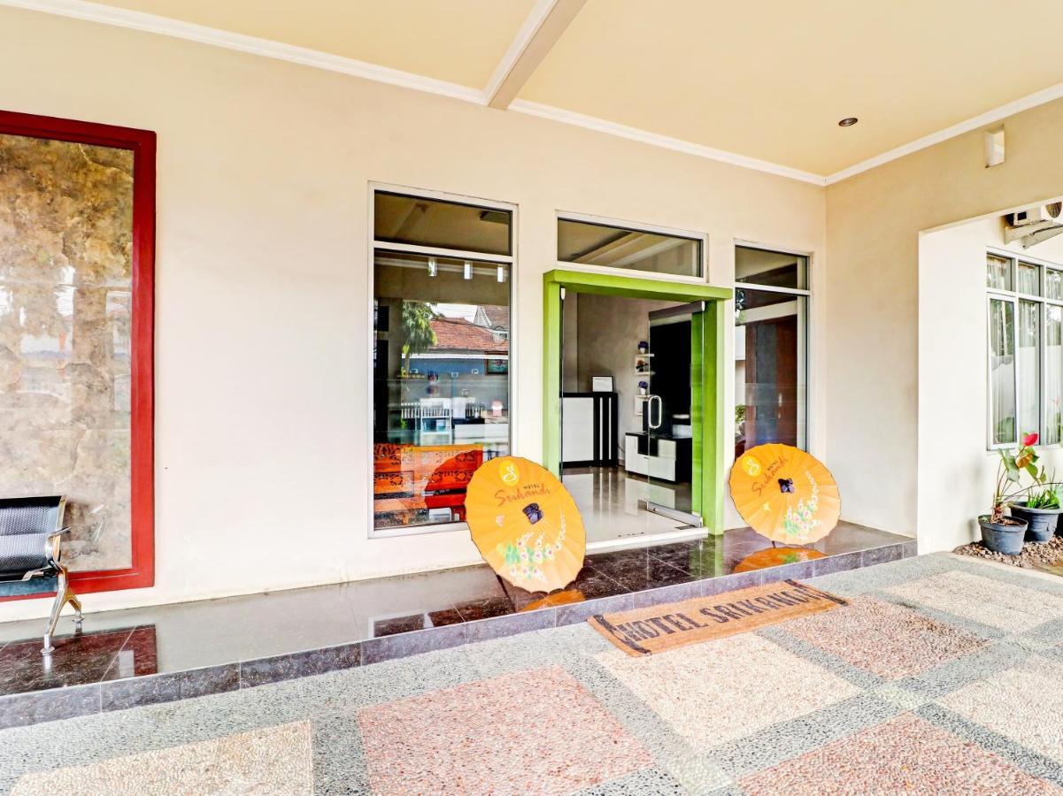 Oyo 90347 Hotel Srikandi Syariah Тасикмалая Экстерьер фото
