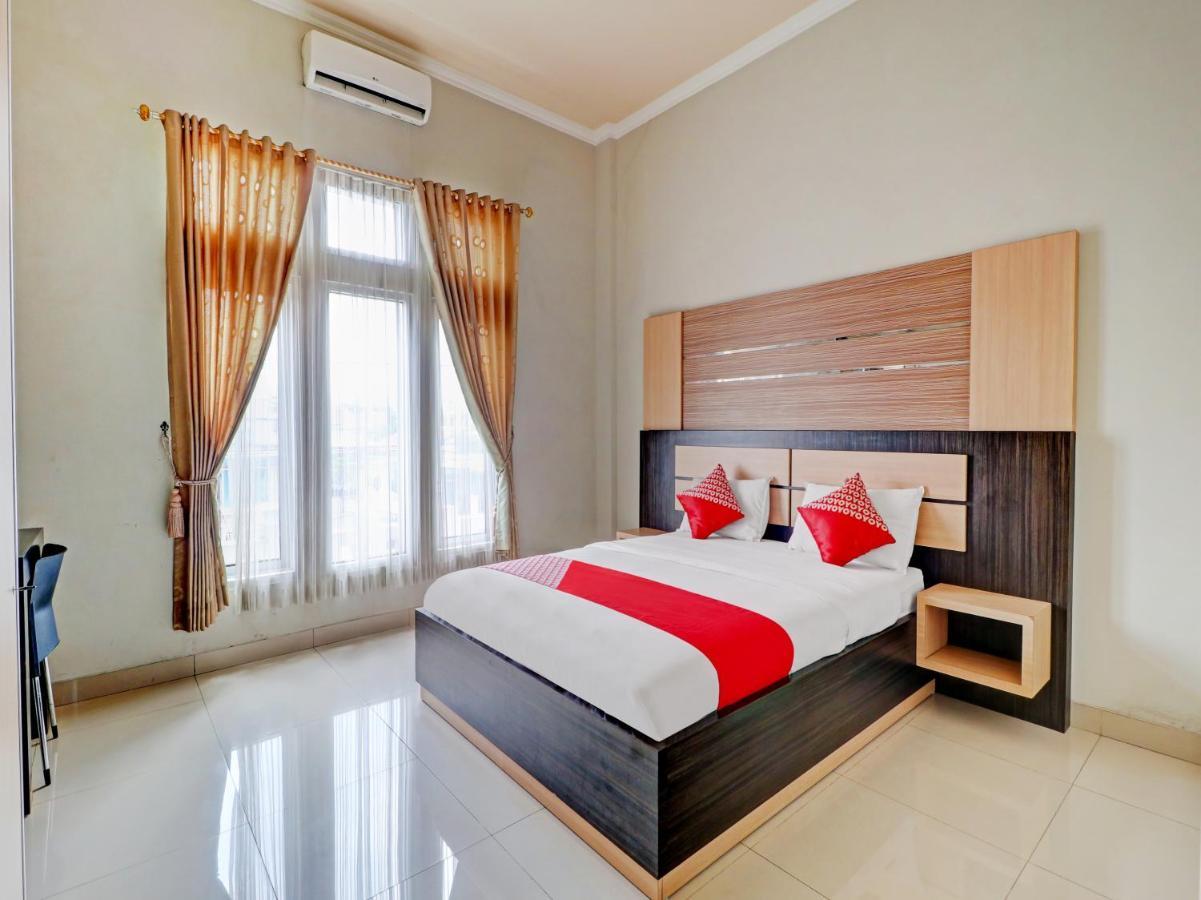 Oyo 90347 Hotel Srikandi Syariah Тасикмалая Экстерьер фото