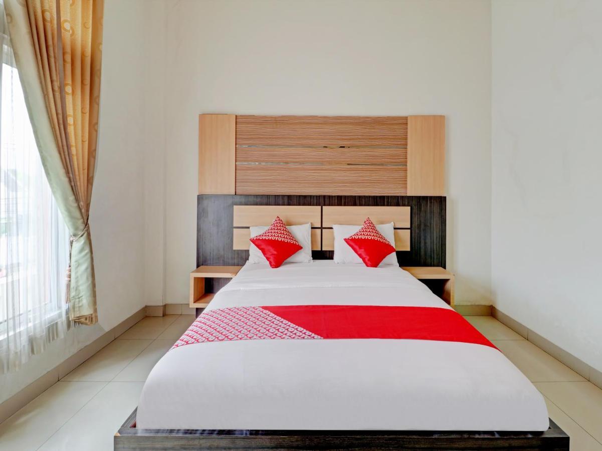 Oyo 90347 Hotel Srikandi Syariah Тасикмалая Экстерьер фото