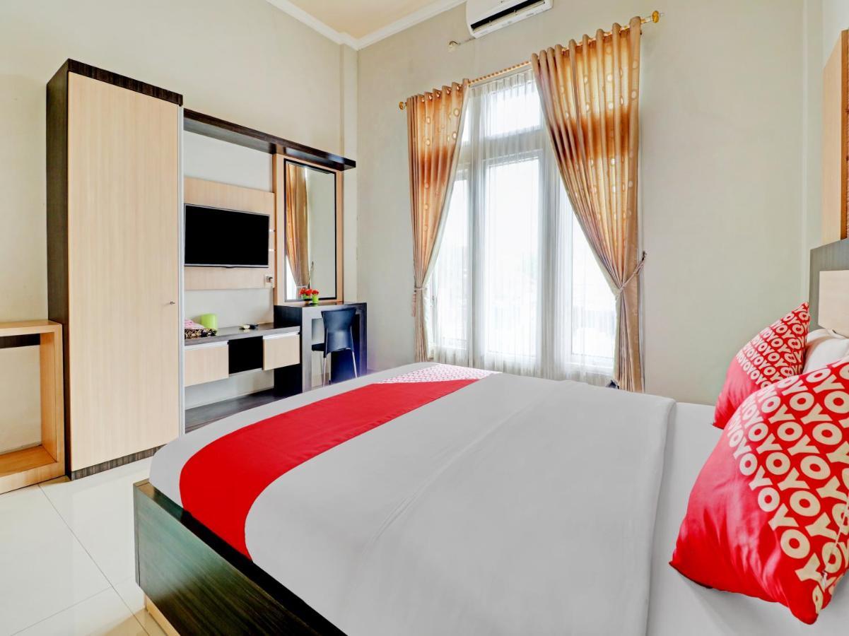 Oyo 90347 Hotel Srikandi Syariah Тасикмалая Экстерьер фото