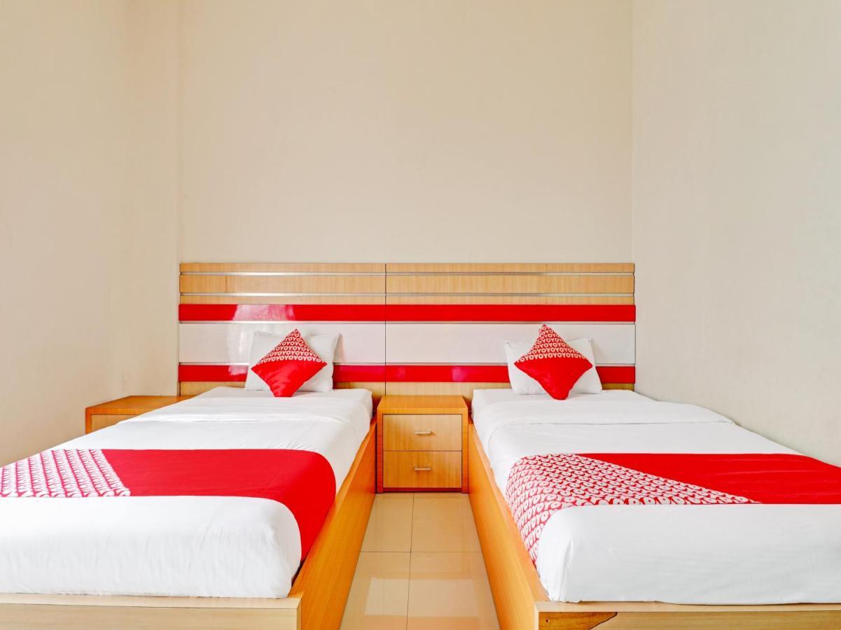 Oyo 90347 Hotel Srikandi Syariah Тасикмалая Экстерьер фото