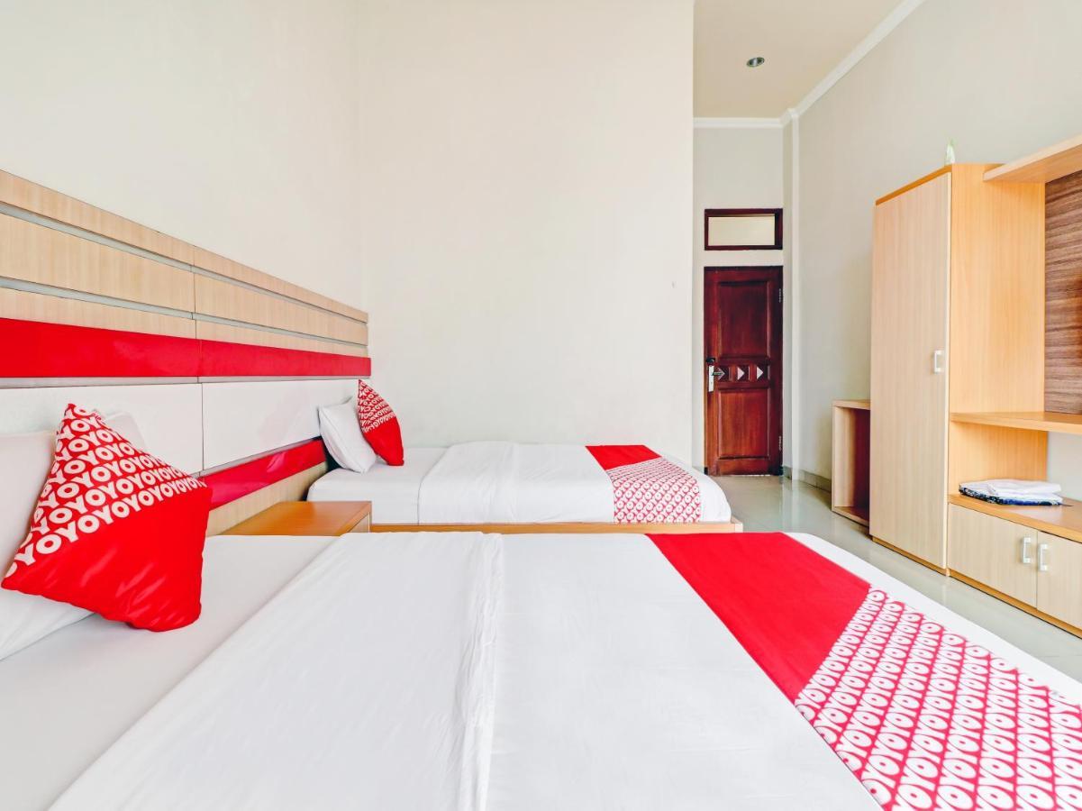 Oyo 90347 Hotel Srikandi Syariah Тасикмалая Экстерьер фото